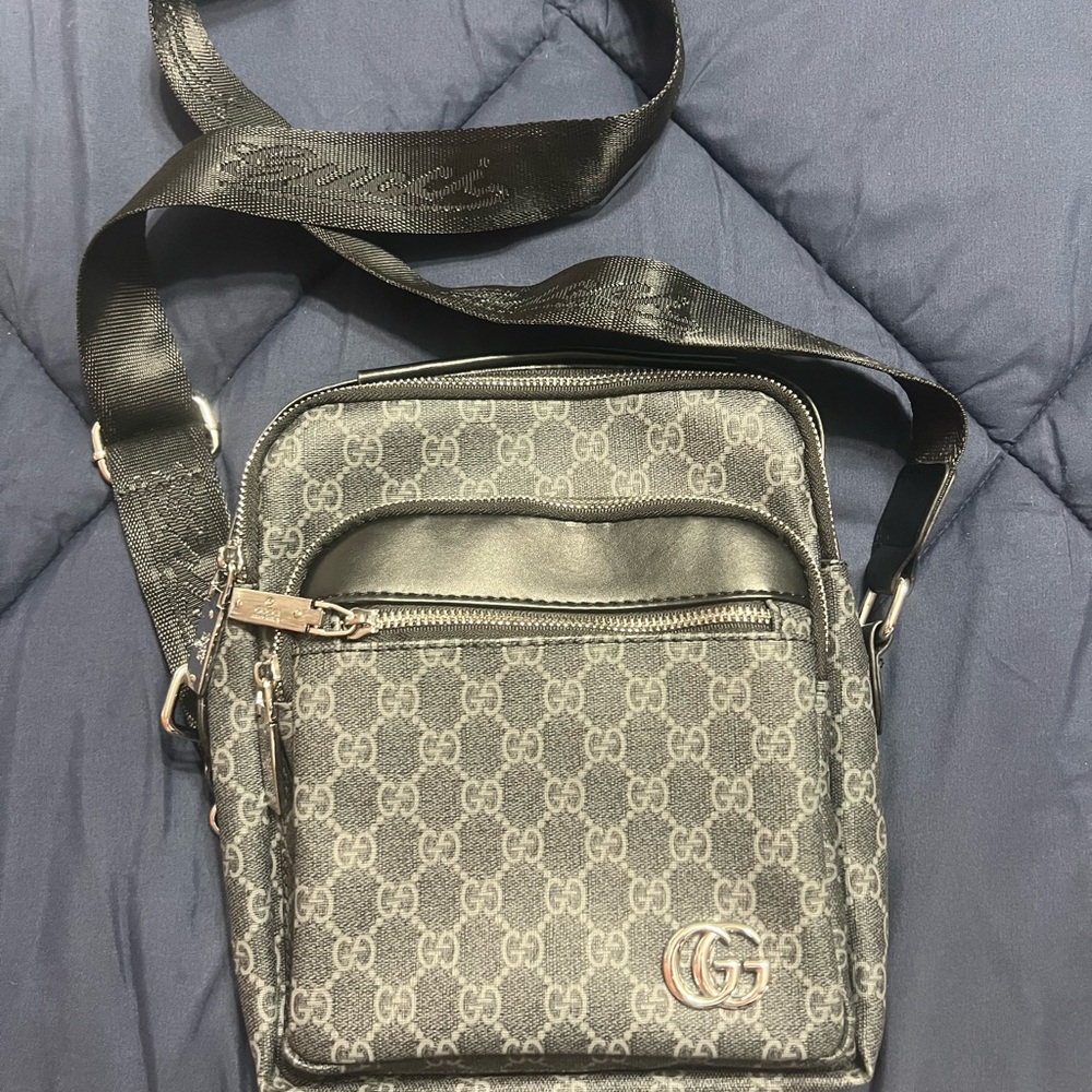 Elegant Fashion Pattern Crossbody Bag in Black and Gray